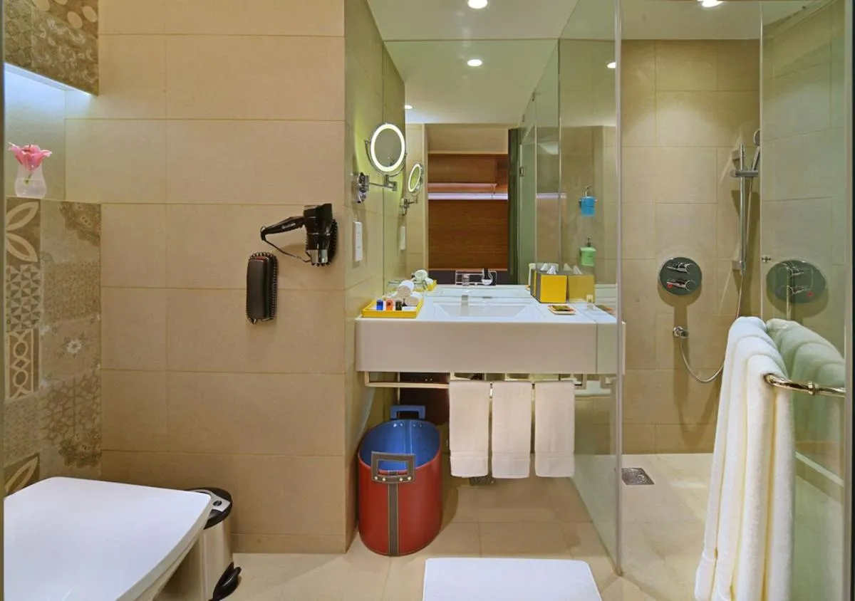 Image 2 of De Grand Hotel Near Delhi Airport