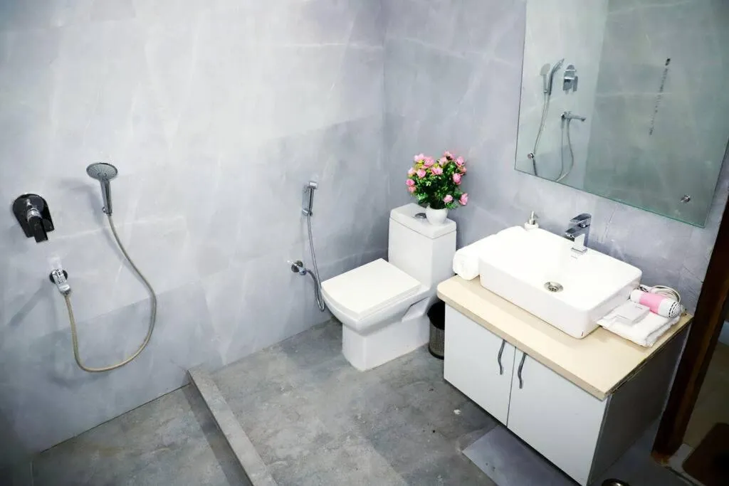 Image 2 of Divine India Service Apartment 3Bhk, 2B Saket