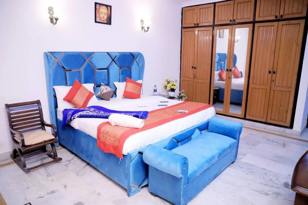 Image 1 of Fortune Home Service Apartment,2Bhk, D-198,SAKET