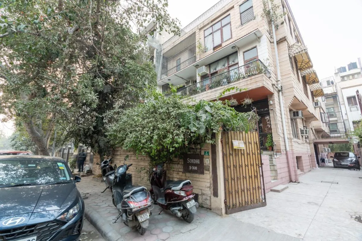 Image 5 of Homlee-Excellency 4BHK Apt in South Delhi