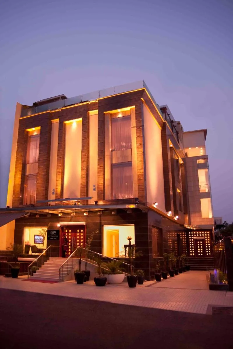 Image 3 of Hotel Eternity