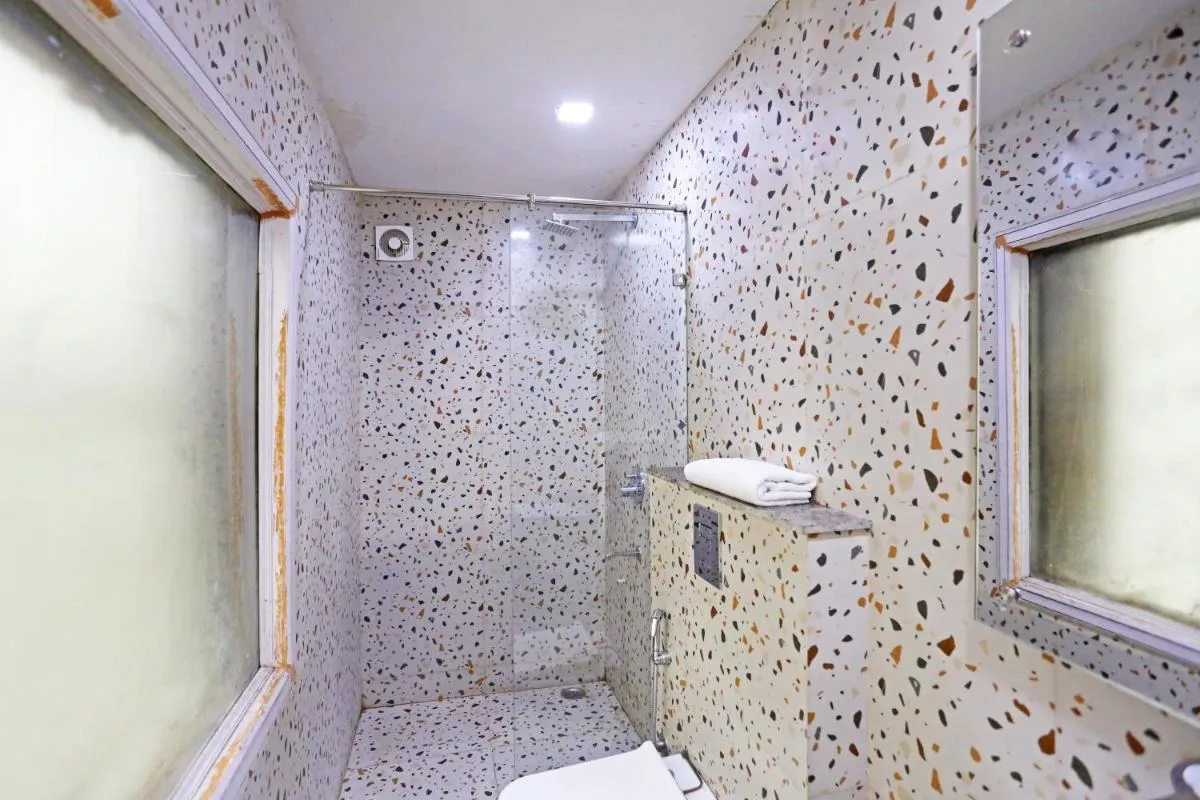 Image 2 of Hotel Preet Palace -5 Mints Walk From Nizamuddin Railway Station