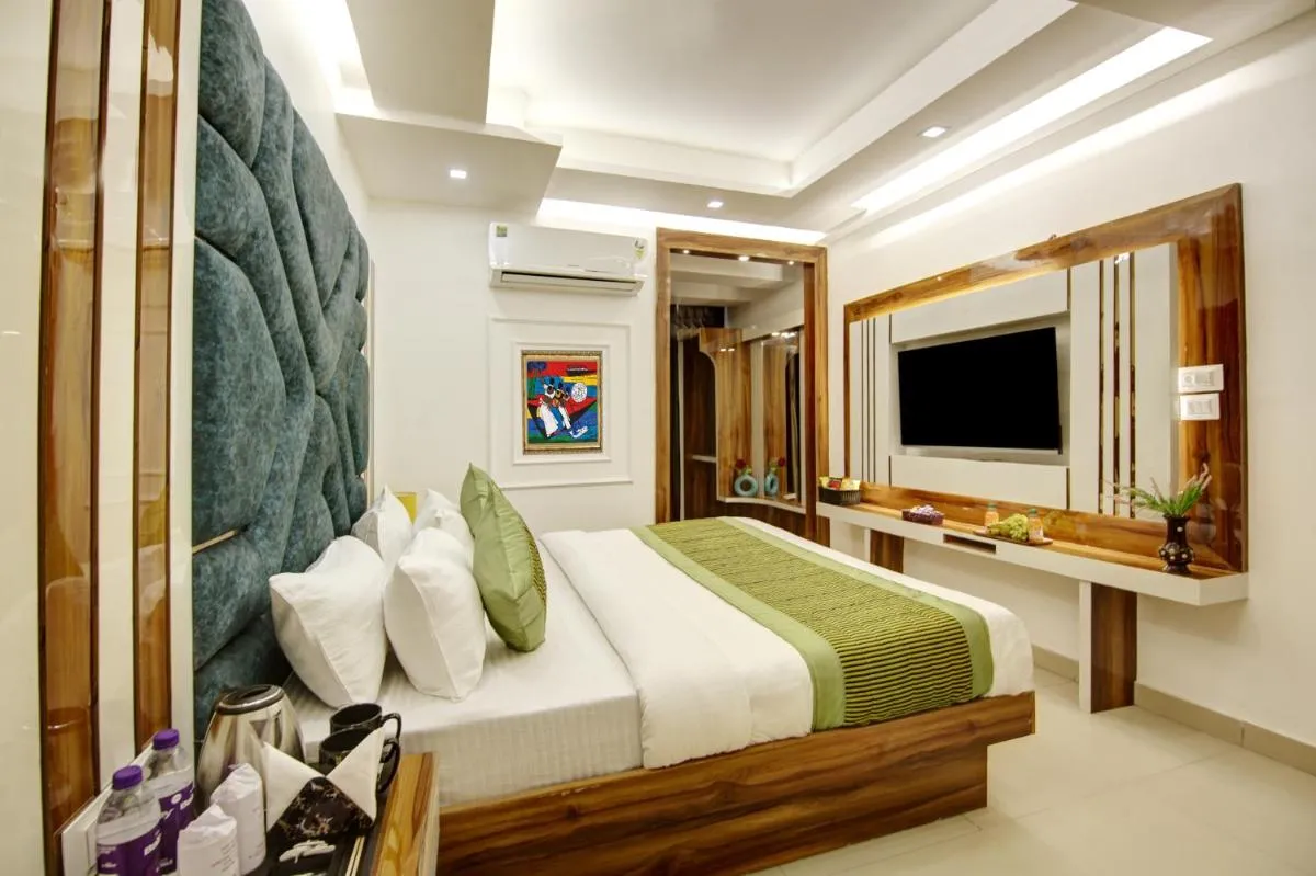 Image 1 of Hotel Starvilla – Front of New Delhi Railway Station
