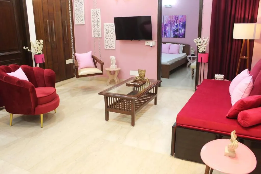 Image of Luxurious modern 2BHK prime location Delhi (13)