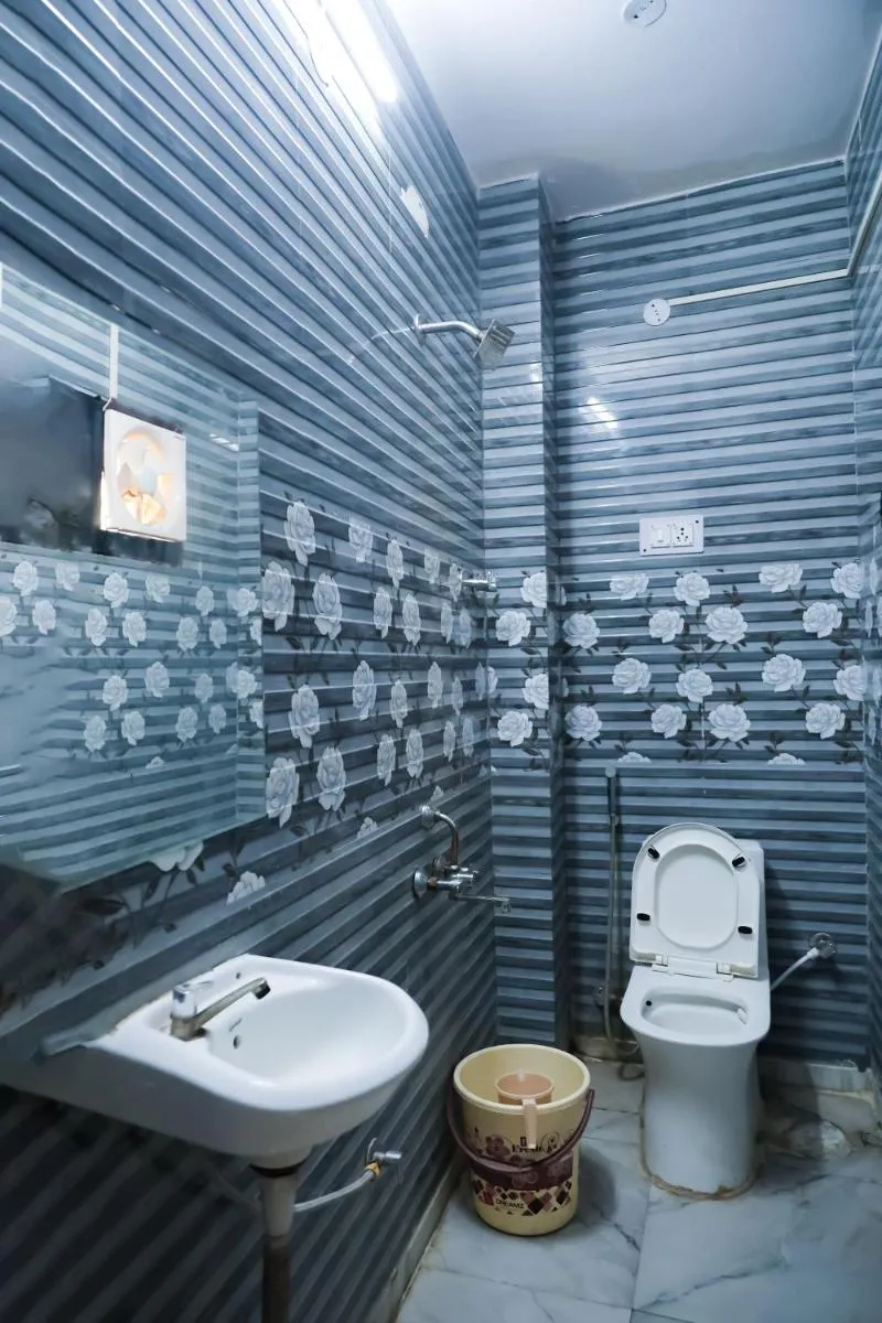 Image 3 of Deluxe Rooms In Malviya Nagar