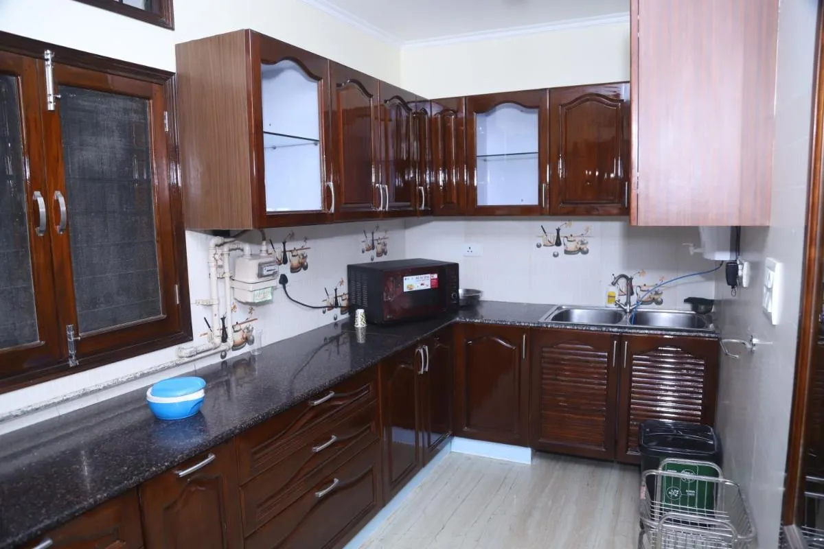 Image 3 of Divine India Service Apartment 3Bhk,B57 Sarita Vihar,Apollo