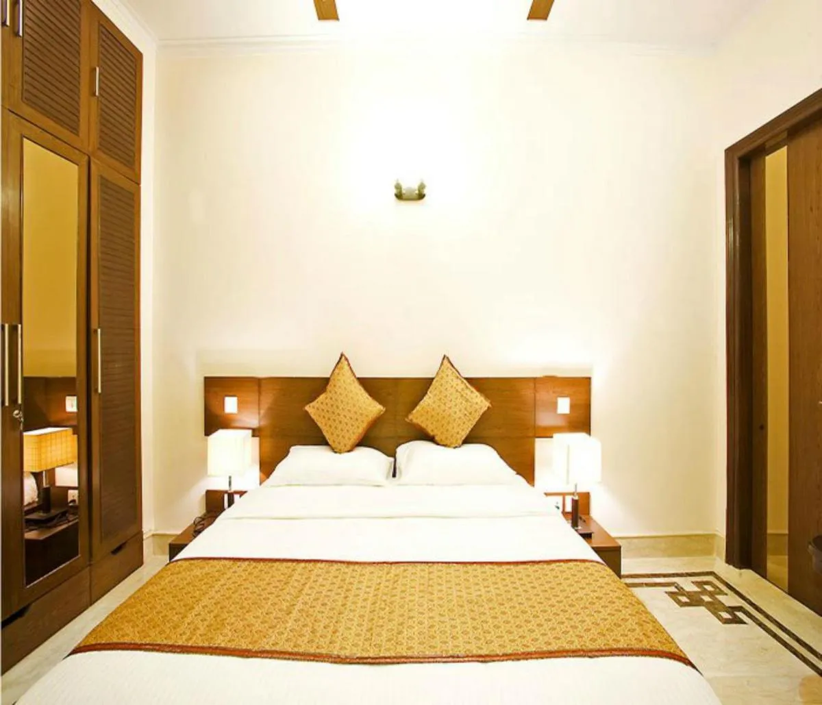 Image 4 of Evergreen Suites