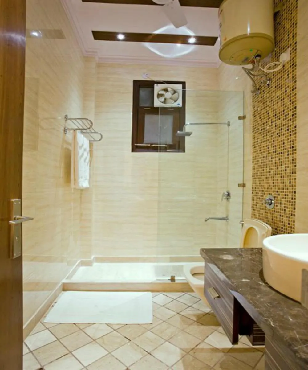 Image 3 of Evergreen Suites