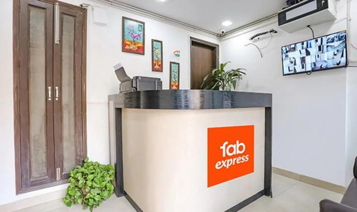 Image 1 of FabExpress Premium Room I
