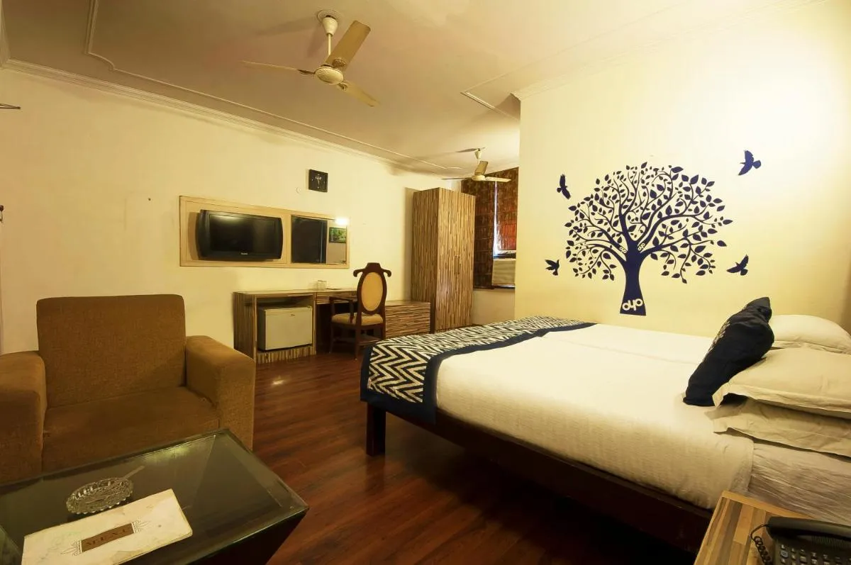 Image 4 of Golden Leaf Hotel