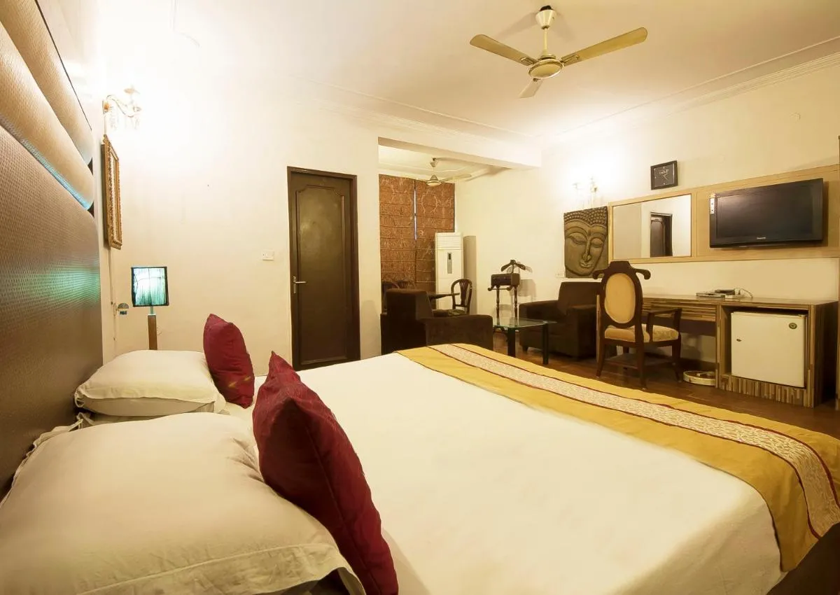 Image 5 of Golden Leaf Hotel