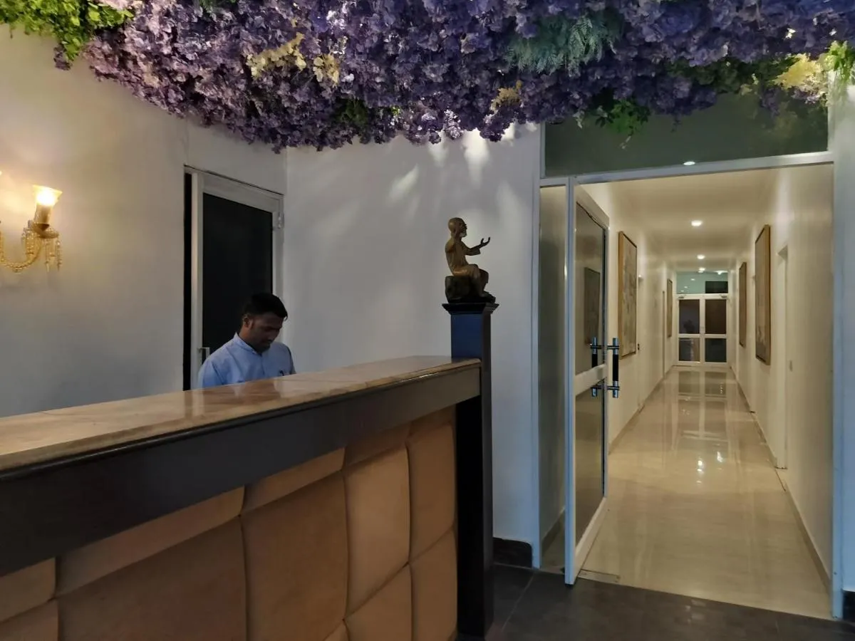 Image 6 of Hotel 21 Milestone NH8 by Farmhouse INN Near IGI Airport Delhi