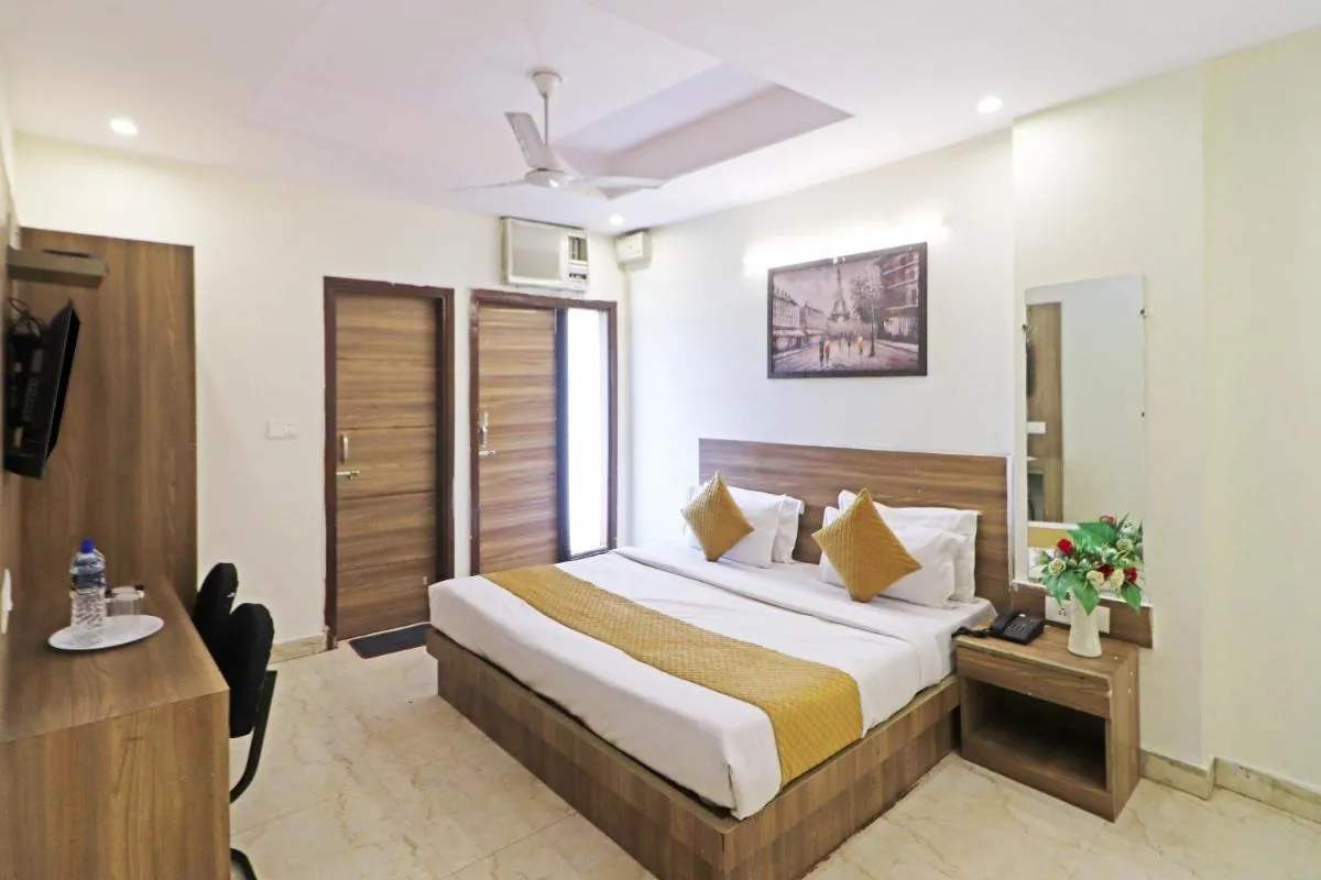 Image 1 of Hotel Aerostar Gold – Opposite Max Healthcare