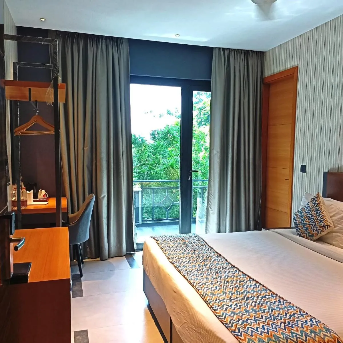Image 3 of Hotel Bluestone Nehru Place by The Cosy Hotels
