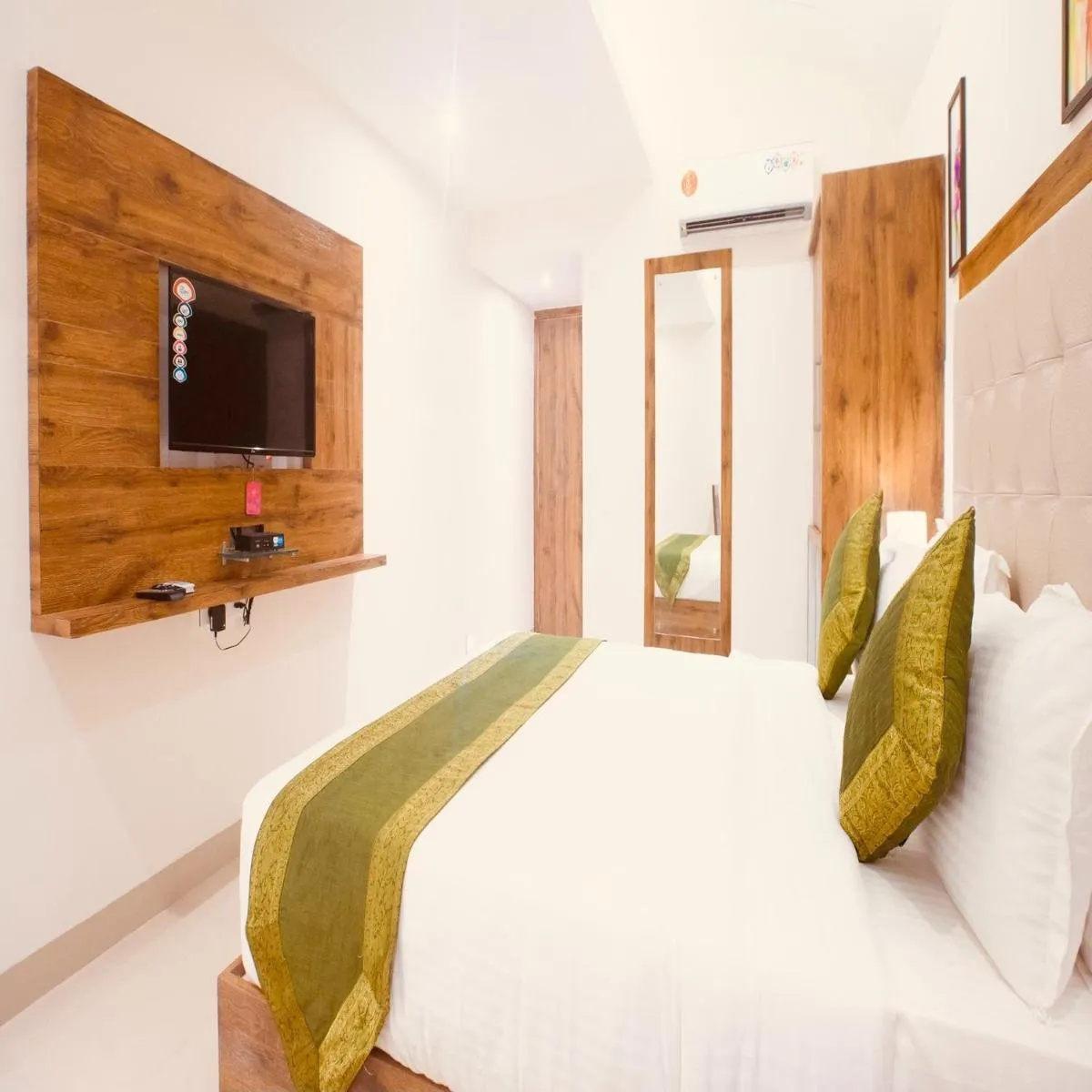 Image 3 of Hotel Crystal Inn Plaza Delhi Airport