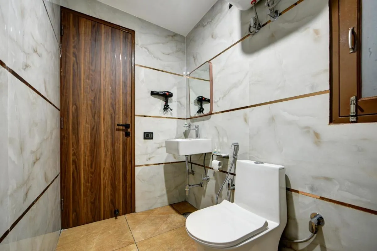 Image 2 of Hotel Dream World Near Delhi Airport