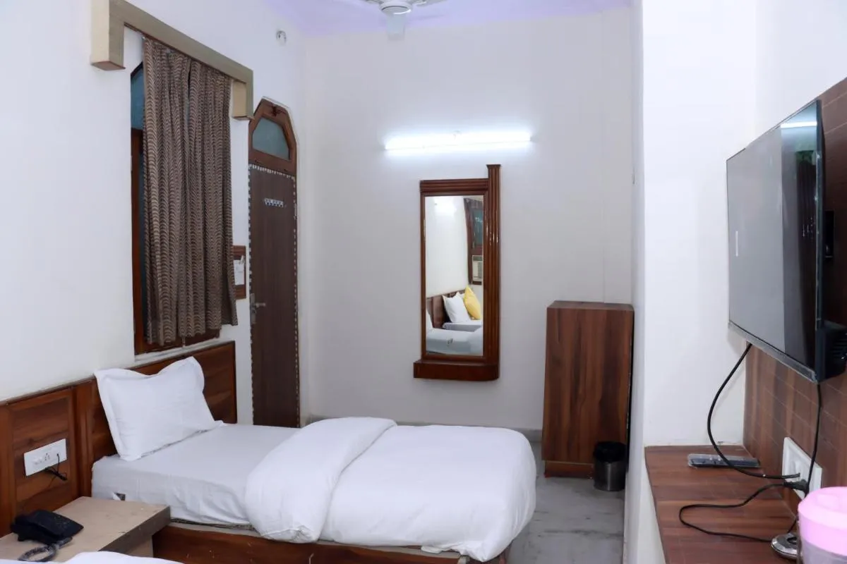 Image 4 of Hotel Gush At New Delhi Railway Station