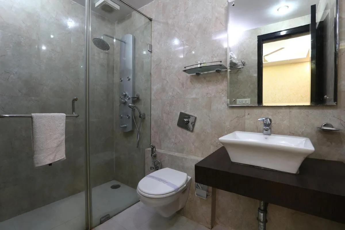 Image 2 of Hotel Kingston Park near Ganga Ram Hospital