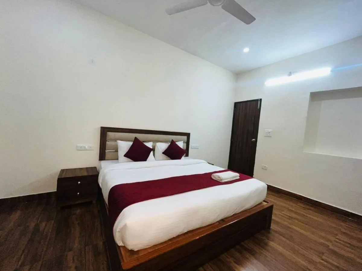 Image 1 of Hotel Night Stay – Safdarjung Enclave Couple Friendly