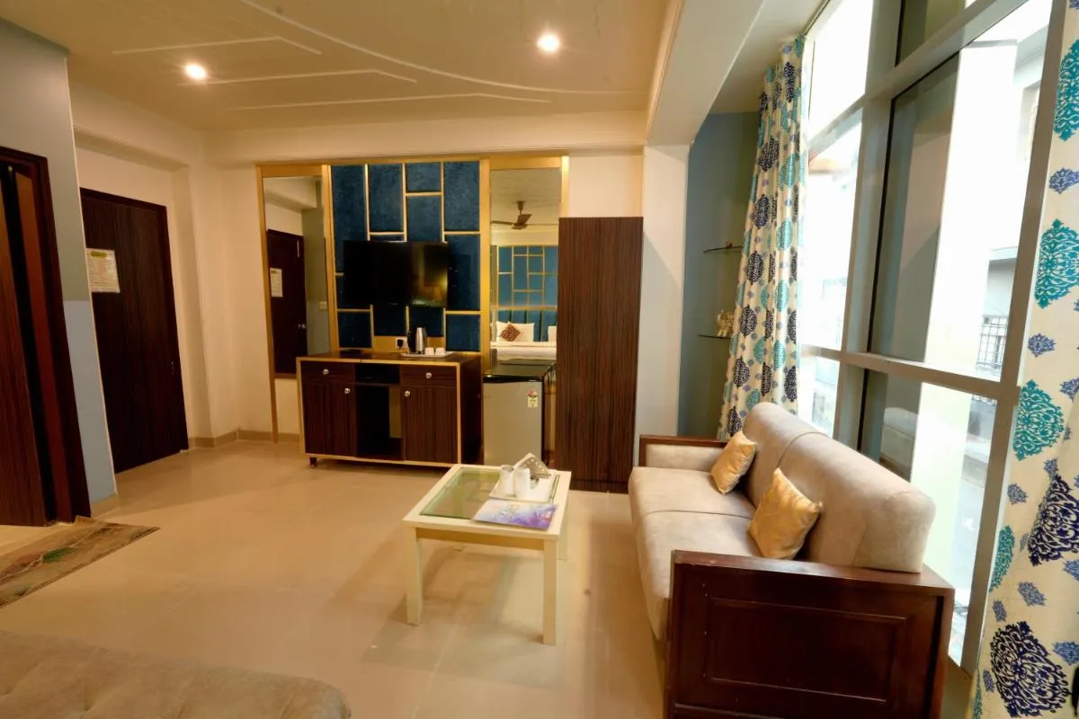 Image 2 of Hotel Oppera Delhi Airport