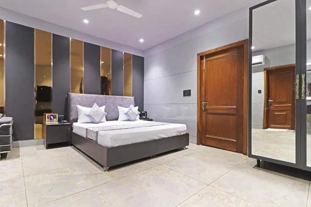 Image of Hotel Preet Inn 05 mints walking Distance Nizamuddin Railway Station