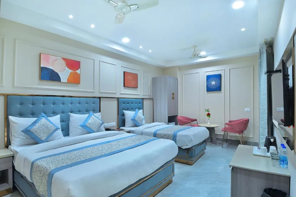 Image of Hotel Sapphire House – 3 Mins Walk from Metro and 5 Mins from Rail Station