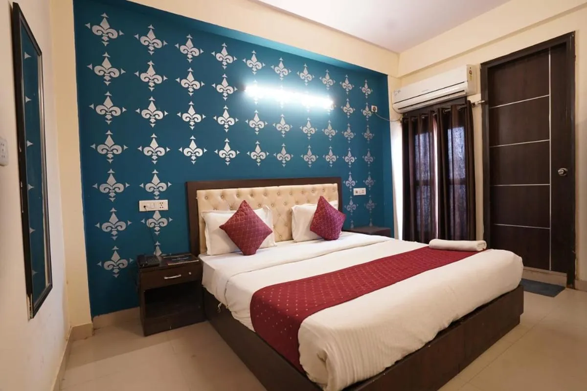 Image 1 of Hotel Tourist Palace