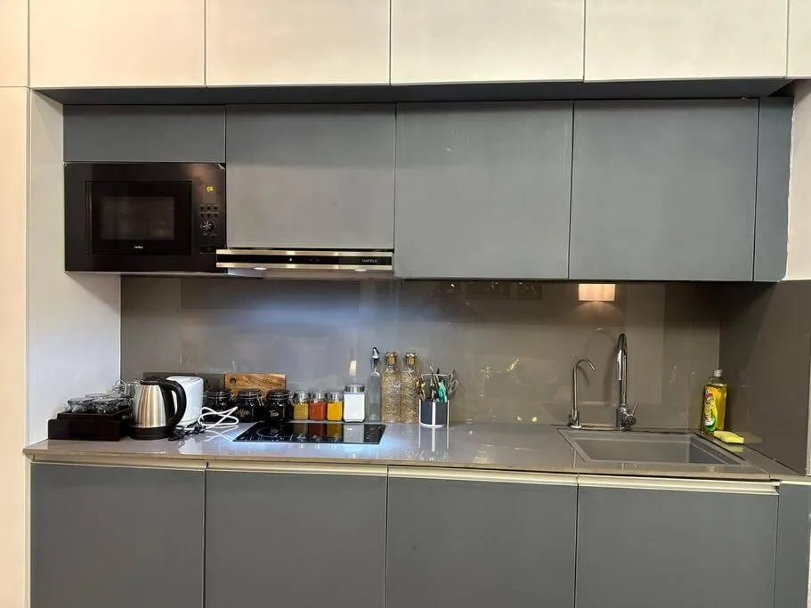 Image 1 of Luxe Lagoon studio