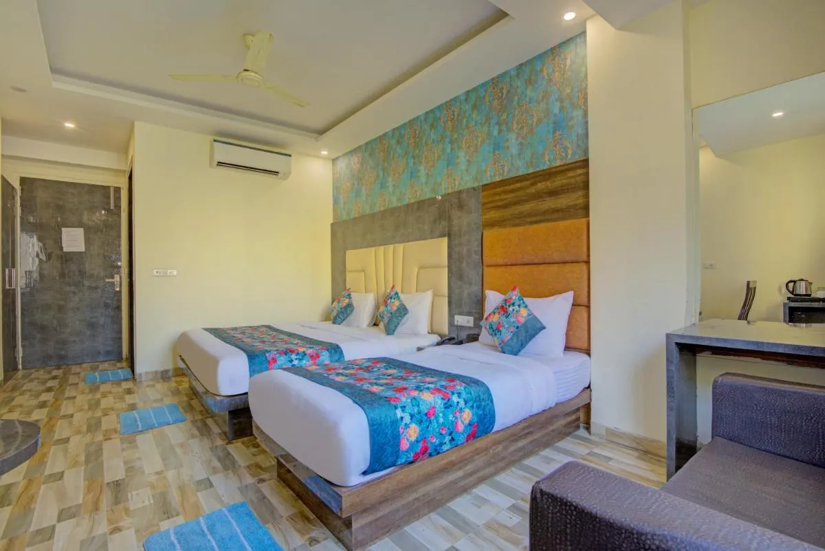 Image 1 of SMART PLAZA HOTEL-At Airport
