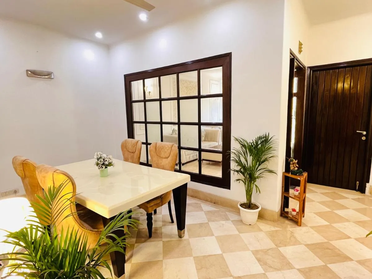 Image 2 of The South Manor Near AIIMS Hospital New Delhi