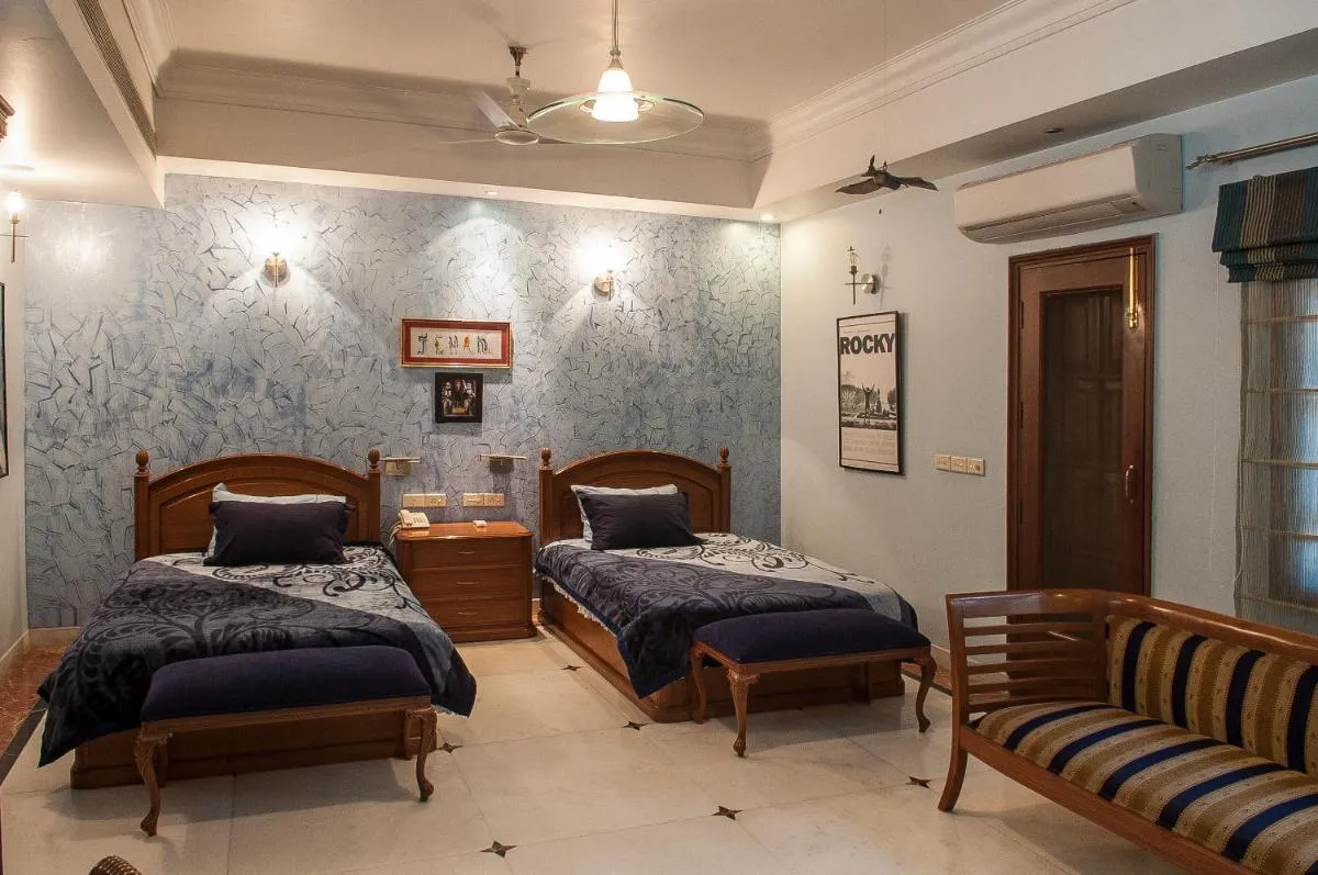 Image 1 of Villa 33
