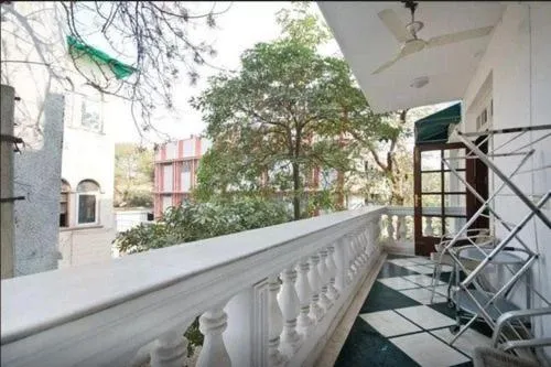 Image 4 of Villa 33